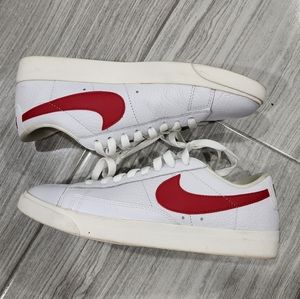 Nike Blazer Low Red sz 7.5w